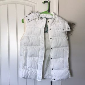 White Aeropostale vest NWT